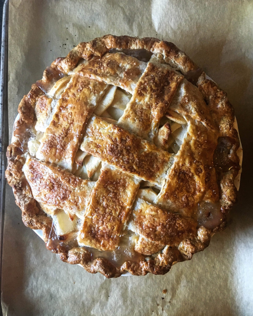 Whiskey-Ginger Apple Pie