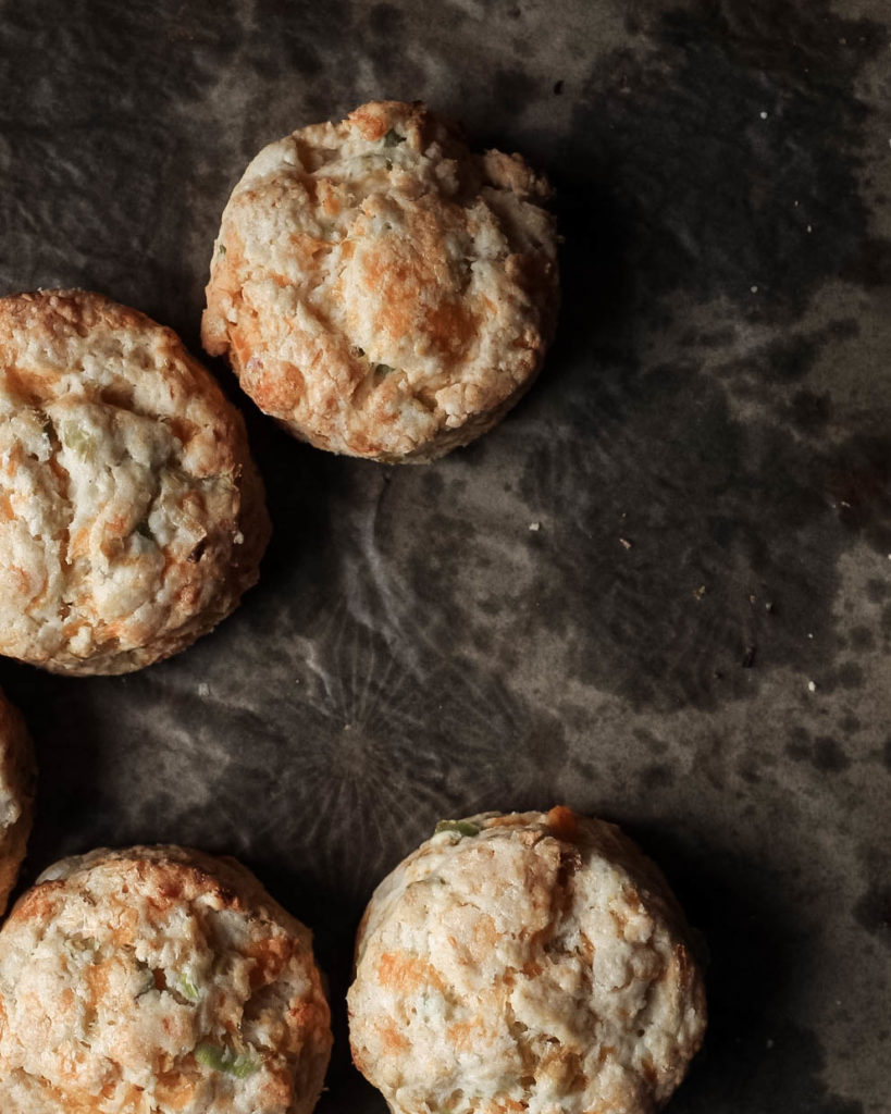 cheddar scallion biscuits